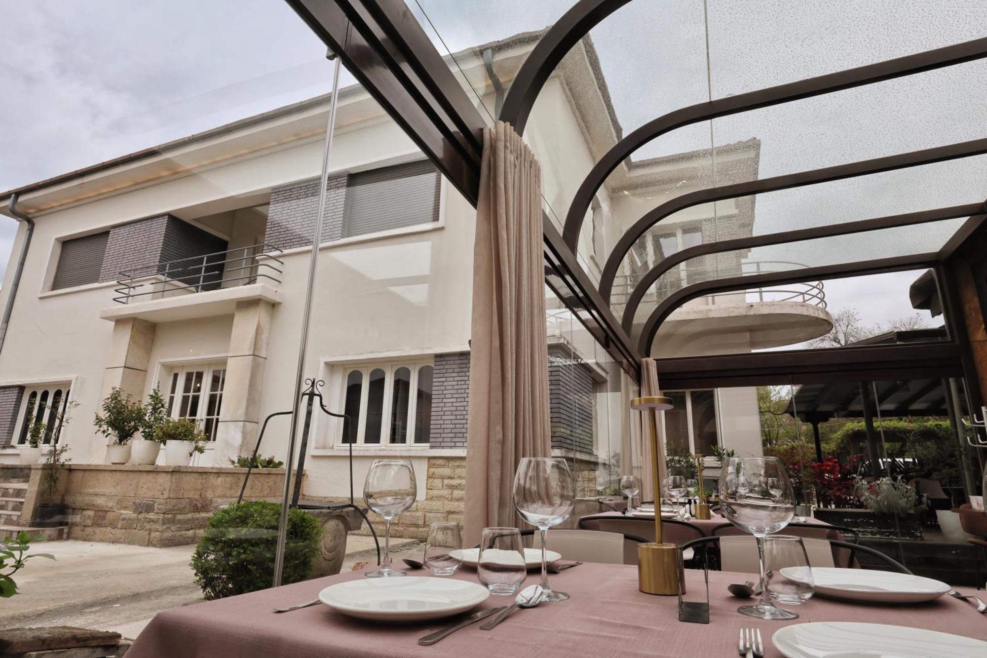 Vila Casablanca - Boutique Hotel & Restaurant Shkoder Bagian luar foto