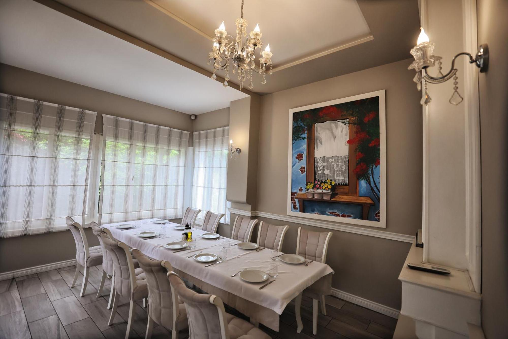 Vila Casablanca - Boutique Hotel & Restaurant Shkoder Bagian luar foto