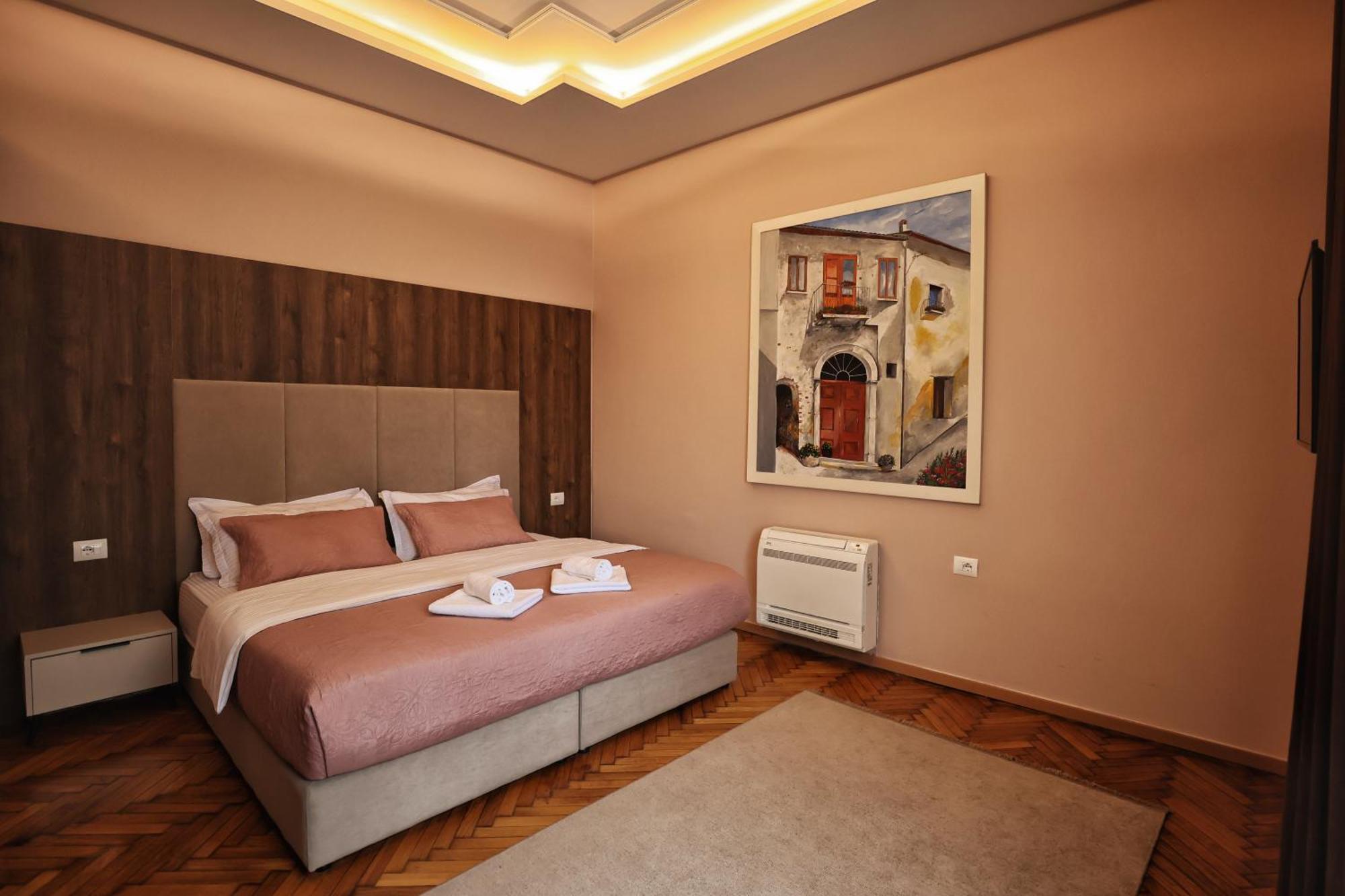 Vila Casablanca - Boutique Hotel & Restaurant Shkoder Bagian luar foto