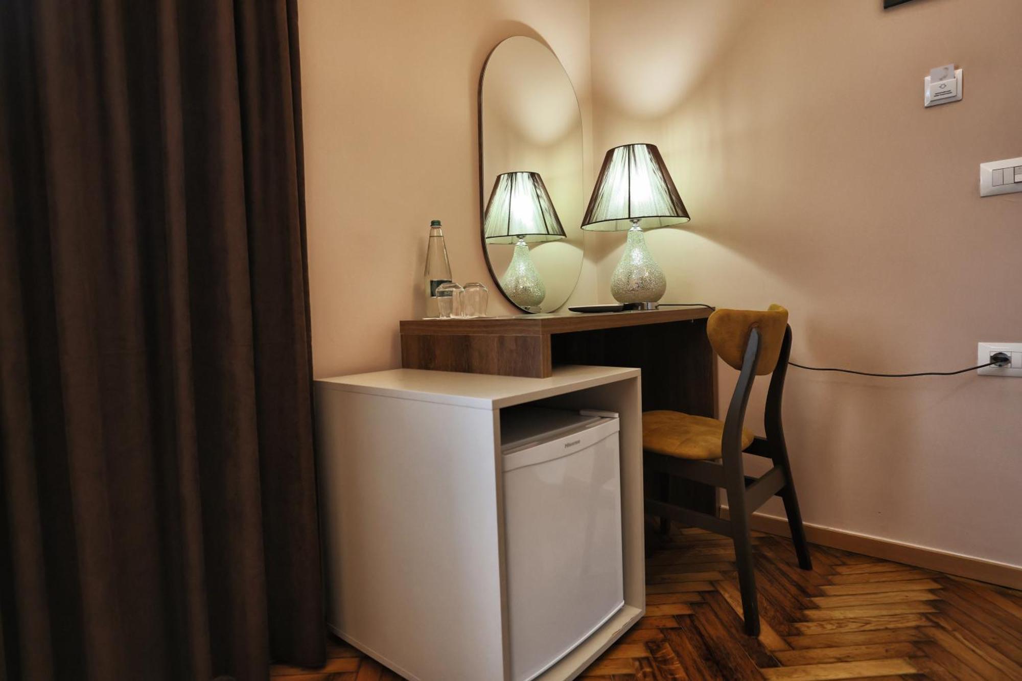 Vila Casablanca - Boutique Hotel & Restaurant Shkoder Bagian luar foto