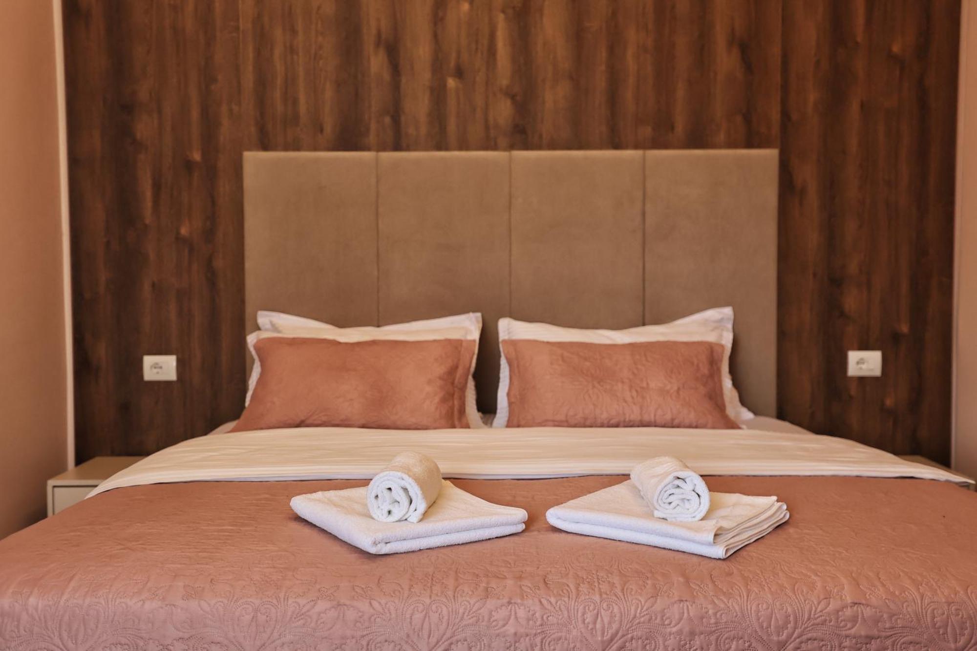 Vila Casablanca - Boutique Hotel & Restaurant Shkoder Bagian luar foto
