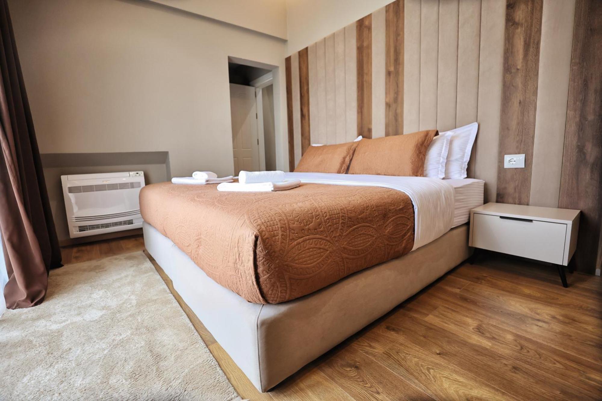 Vila Casablanca - Boutique Hotel & Restaurant Shkoder Bagian luar foto