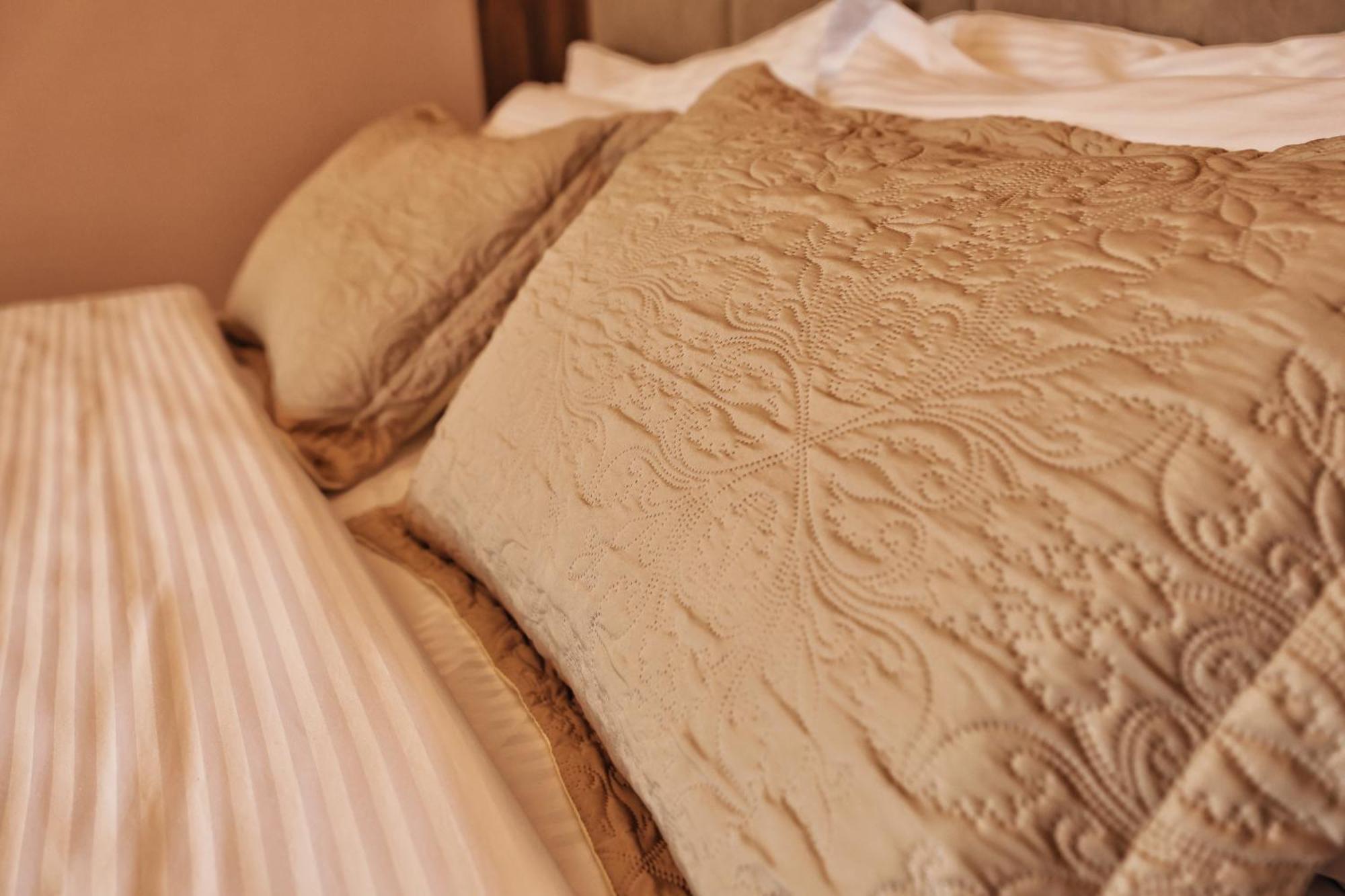Vila Casablanca - Boutique Hotel & Restaurant Shkoder Bagian luar foto