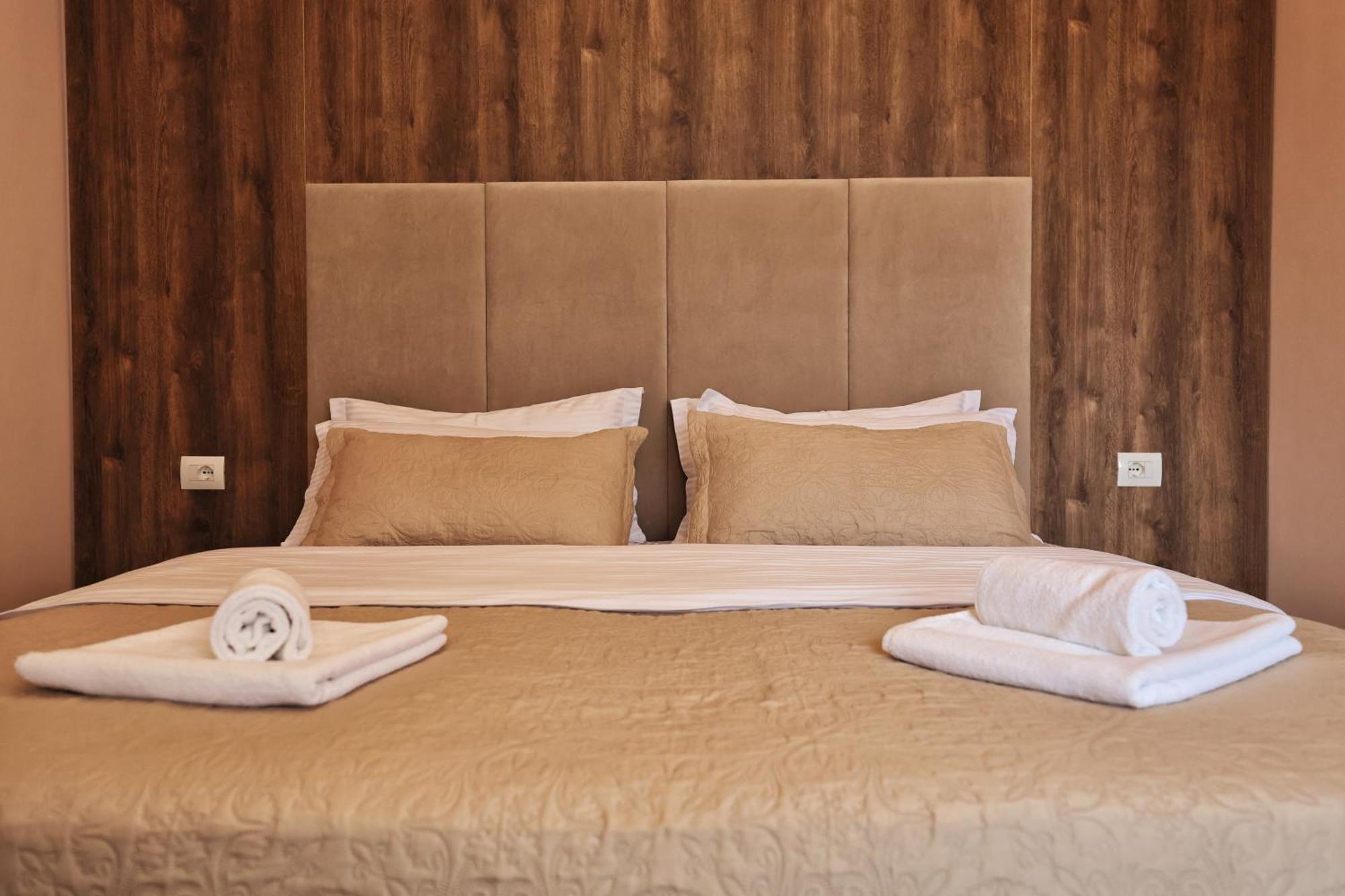 Vila Casablanca - Boutique Hotel & Restaurant Shkoder Bagian luar foto