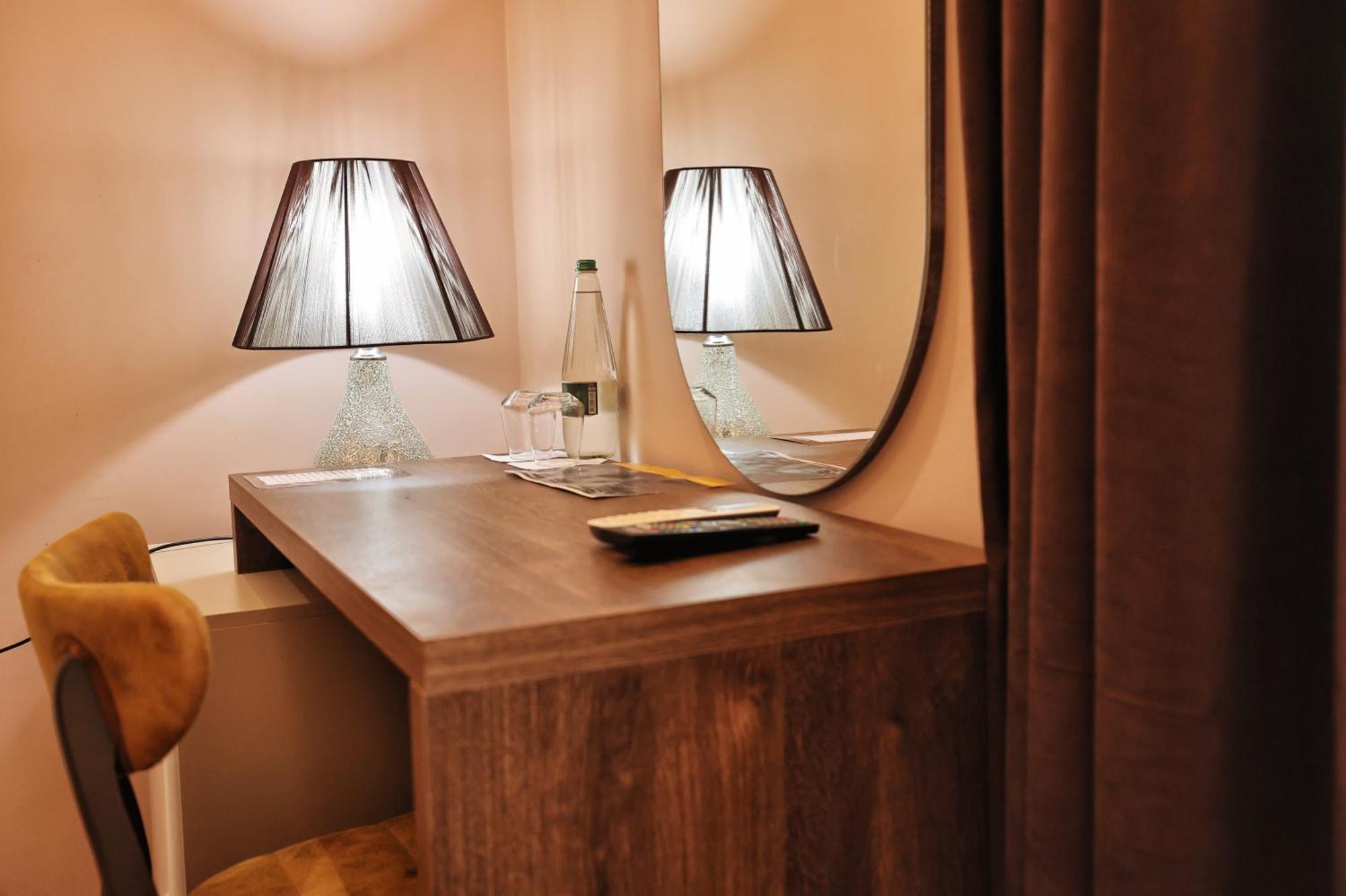 Vila Casablanca - Boutique Hotel & Restaurant Shkoder Bagian luar foto