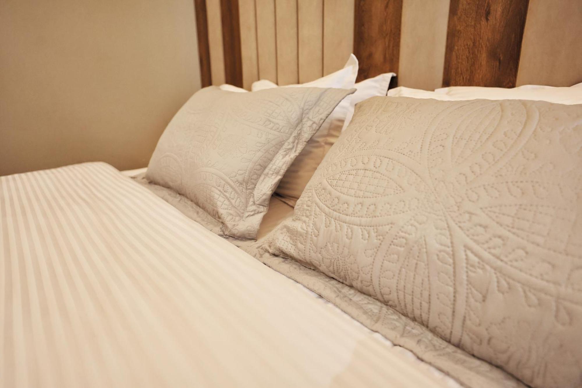 Vila Casablanca - Boutique Hotel & Restaurant Shkoder Bagian luar foto