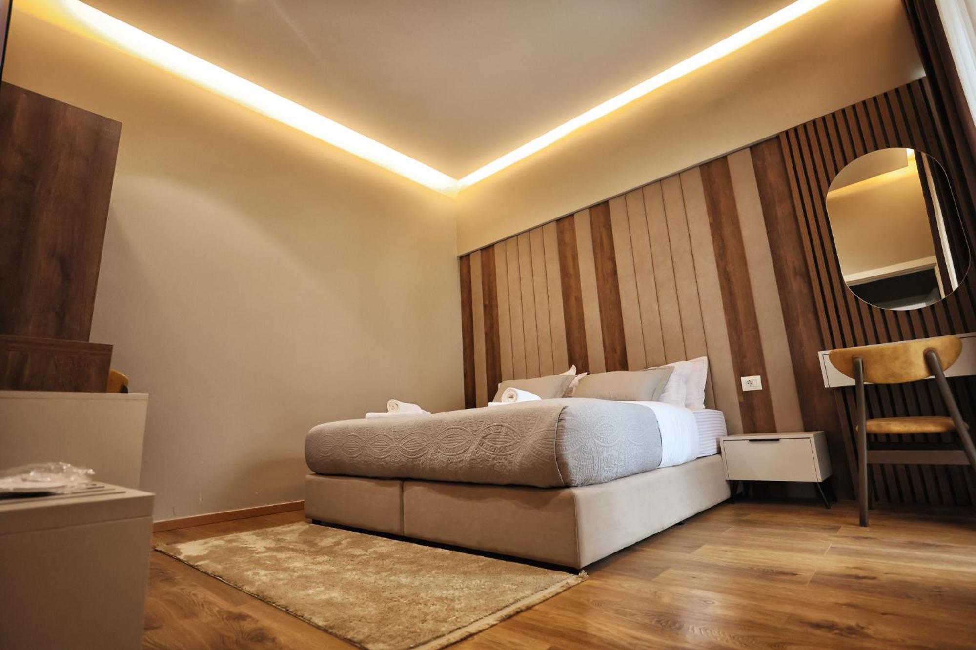 Vila Casablanca - Boutique Hotel & Restaurant Shkoder Bagian luar foto