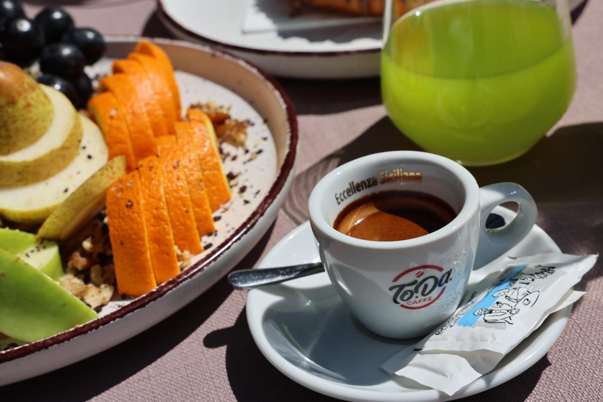 Vila Casablanca - Boutique Hotel & Restaurant Shkoder Bagian luar foto